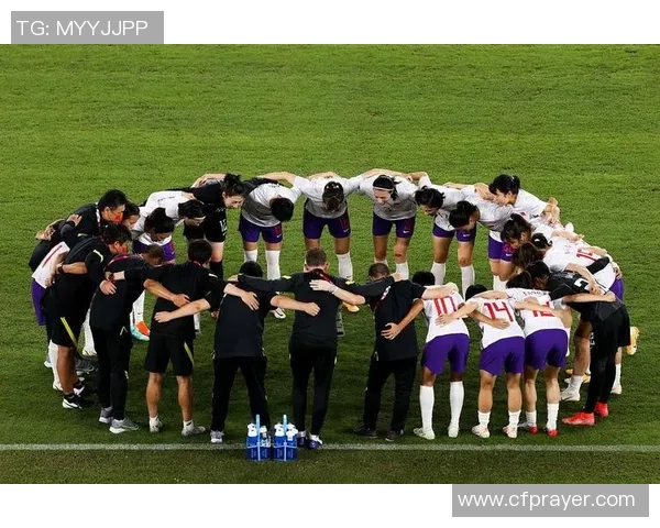 足球谁更强的较量究竟是技术战术的比拼还是团队合作的胜负之道